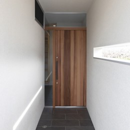 USK-FLAT　30坪のシンプルモダンな木造平屋住宅 (ポーチ)