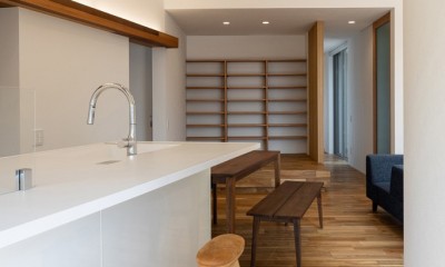 カウンターキッチン｜USK-FLAT　30坪のシンプルモダンな木造平屋住宅