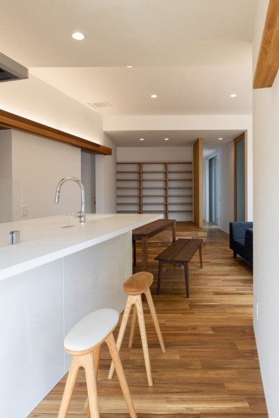 USK-FLAT　30坪のシンプルモダンな木造平屋住宅 (カウンターキッチン)