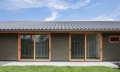 MUKURI　むくり屋根の木造平屋住宅 (テラス)