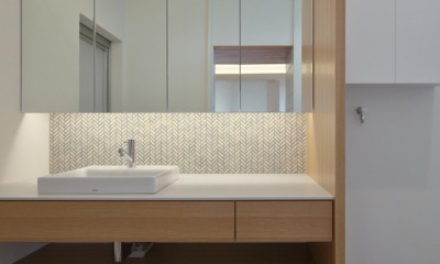 洗面台｜KZ-FLAT　素材感を大切にした二世帯住宅