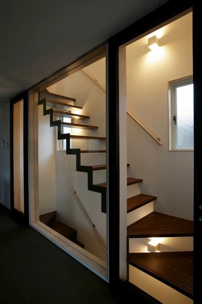 階段 (根岸の家)