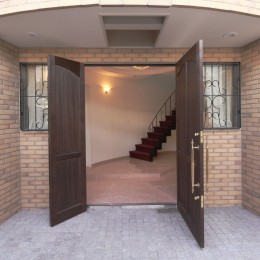 玄関ドアの画像1