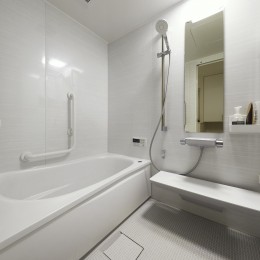 浴室 (ホワイトが基調の明るくすっきりとした住まい)