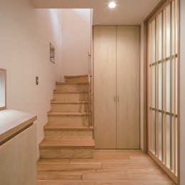 玄関・階段室 (草加の家　～みんなが集う家～)