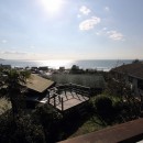 海を見晴らす三角屋根『増築リノベーション』の写真 ロフトからの眺め