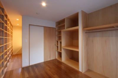 個室と書斎 (明月谷の家『木造２階建てのリノベーション』)