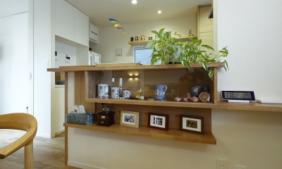 キッチンカウンター｜回遊&スキップフロアの2世帯住宅｜ナカニワTKハウス