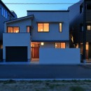 回遊&スキップフロアの2世帯住宅｜ナカニワTKハウスの写真 夜景