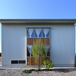 小西郷の家～ご夫婦のためのシンプルな切妻屋根の住宅～ (建物全体)