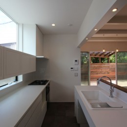 オープンキッチン (Cube+ 『屋上までフル活用、表面積を最小にした立方体の住まい』)