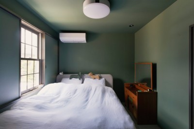 寝室 (お家でちょっとChill Out　～ 二世帯住宅を住み継ぐ ～)