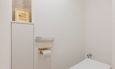 和×北欧が調和したシンプルで温かみあるジャパンディテイストリノベ (トイレ)