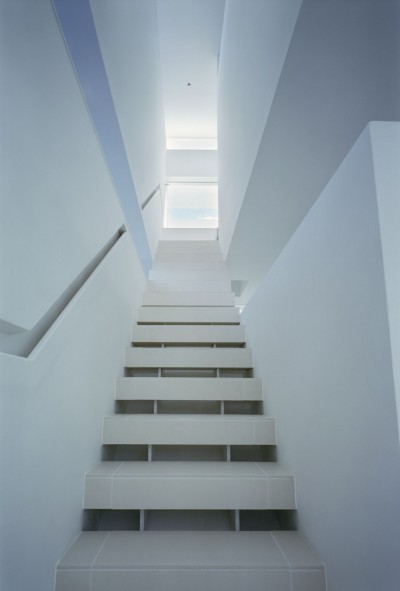 階段 (高松のガレージハウス　RC鉄筋コンクリートの白い家)