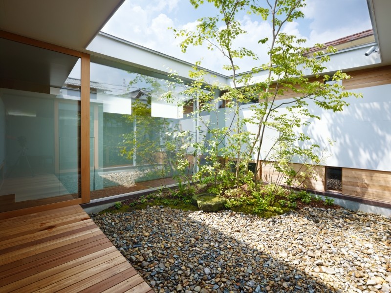 藤原・室 建築設計事務所「関屋の平屋　中庭の植栽を楽しむ平屋」
