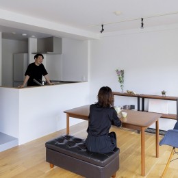 左京区マンションリノベーション(コア型収納で職住を別ける家) (ダイニングキッチン)