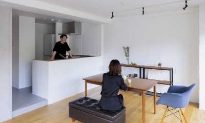 左京区マンションリノベーション(コア型収納で職住を別ける家) (ダイニングキッチン)