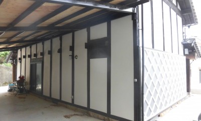 納屋の改装、伝統的ななまこ壁 (外観3)