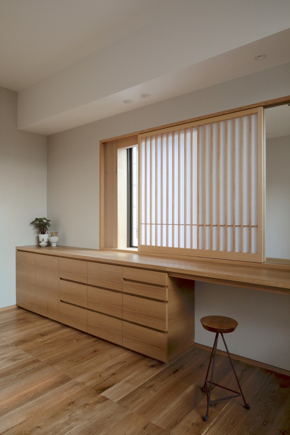 KAI house 〜 時をつなぐ住まい 〜 2世帯住宅へリノベーション (寝室（母の部屋）)