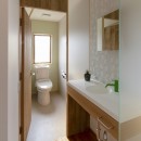 KAI house 〜 時をつなぐ住まい 〜 2世帯住宅へリノベーションの写真 トイレ