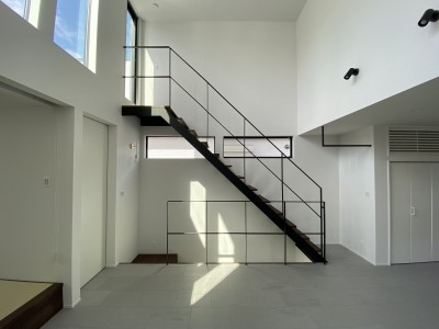 階段 (近代建築の5原則を取り入れた家)