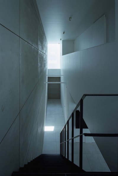 階段 (河内長野のコートハウス)