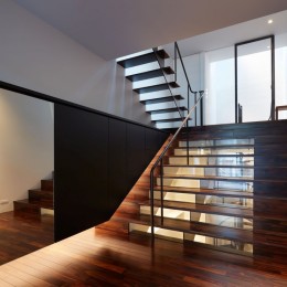 南田辺の家-階段
