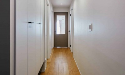 廊下｜機能的で暮らしやすいシンプルナチュラルな家