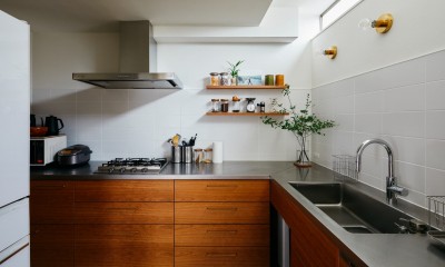 キッチン｜経年変化が美しい自然素材の風合いが魅力の戸建リノベ