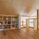 草津別荘ー森の中でひっそりと過ごす家ーの写真 ロフトの読書スペース