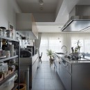 オープンクローゼットの家【雑誌掲載：relife+ (リライフプラス)  】の写真 キッチン1