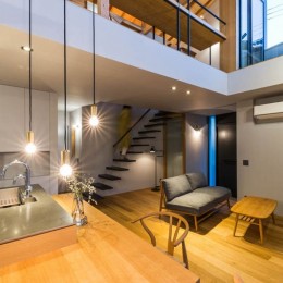 夫婦で暮らすミニマルな木造空間　：　大津の住宅 (LDK)