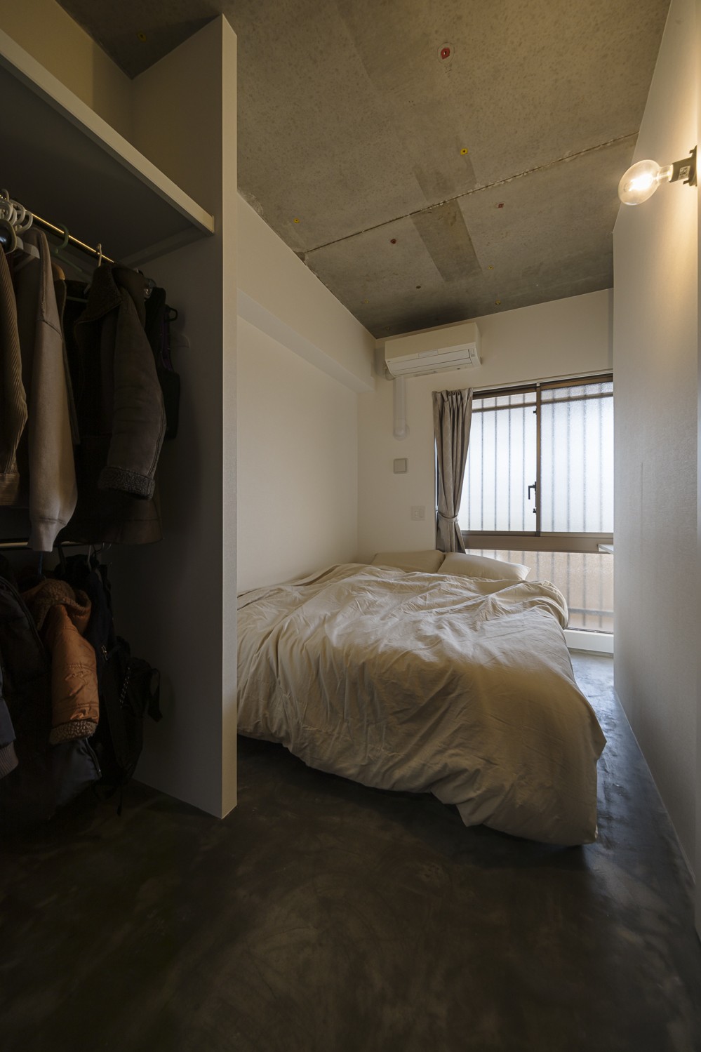 ベッドルーム事例：寝室（建物本来の素性を生かすリノベーション：豊中のリノベーション）