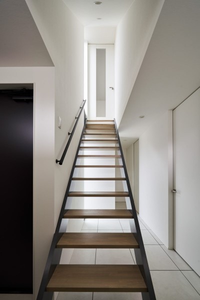 階段 (喜多見の家/House in Kitami)
