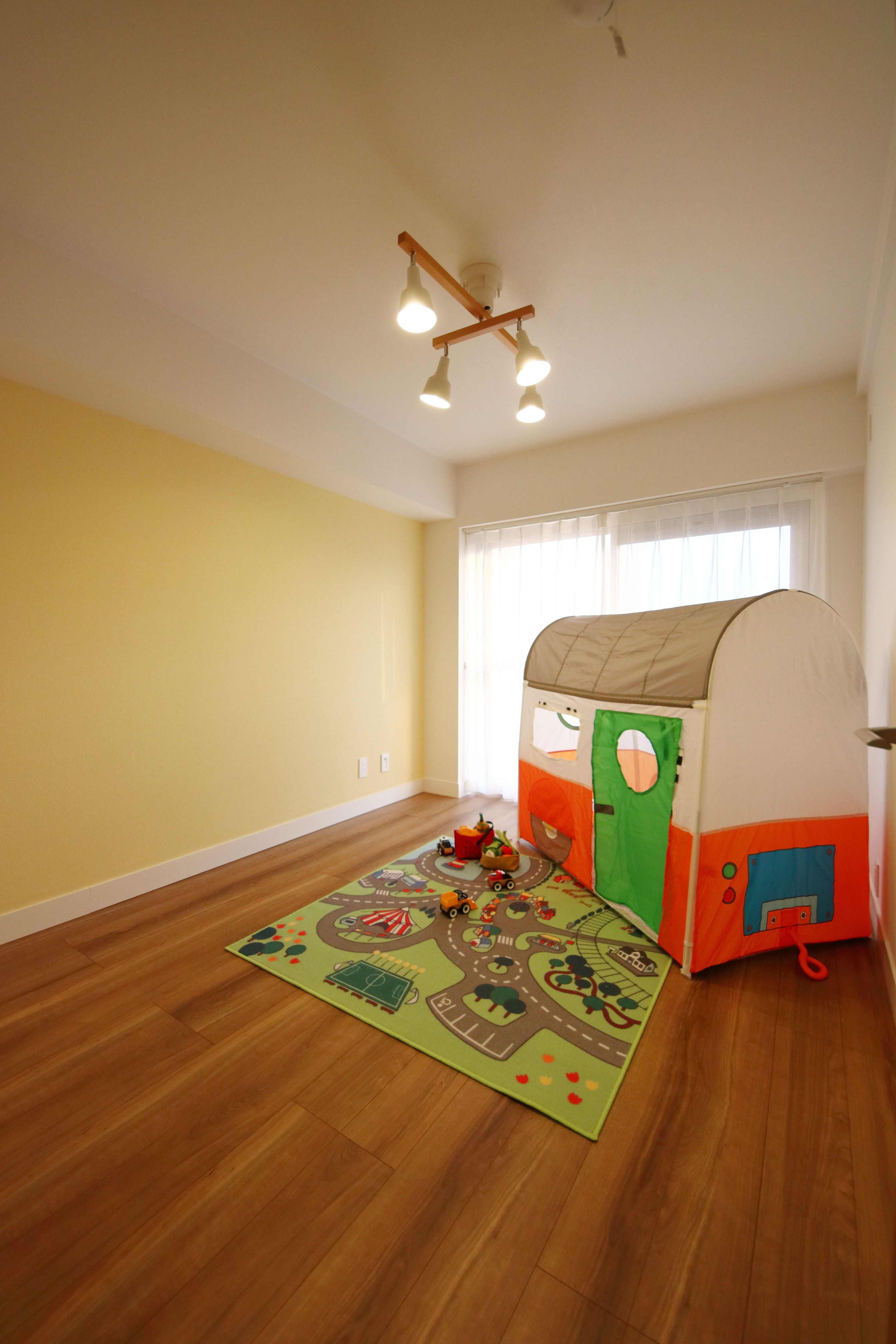 子供部屋事例：子供部屋（カラフルな北欧 Style　大人可愛いPOPな２LDKへようこそ）