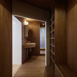 鎌倉の住宅 -ゆるやかな繋がりのあるリノベーション- (玄関)