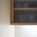 箕面のマンションリフォーム／温熱環境にこだわり、きめ細かにつくり込むの写真 キッチン背面収納