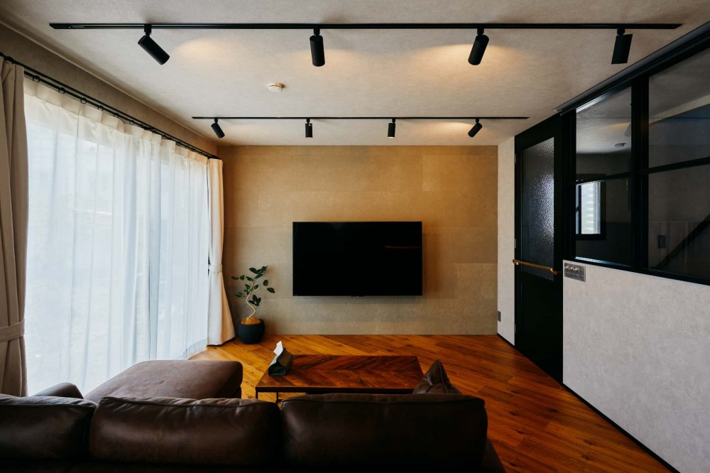 リノベーションスタジオKULABO「家事動線が完璧なモダンブリックスタイルの二世帯住宅」
