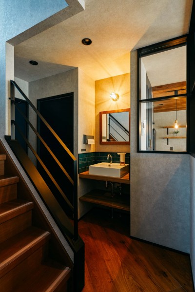 廊下 (家事動線が完璧なモダンブリックスタイルの二世帯住宅)