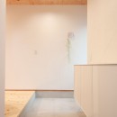 戸建て性能向上リノベーション実証プロジェクト「for LONG名古屋の家」の写真 玄関土間