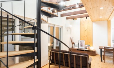 戸建て性能向上リノベーション実証プロジェクト「for LONG名古屋の家」 (螺旋階段)