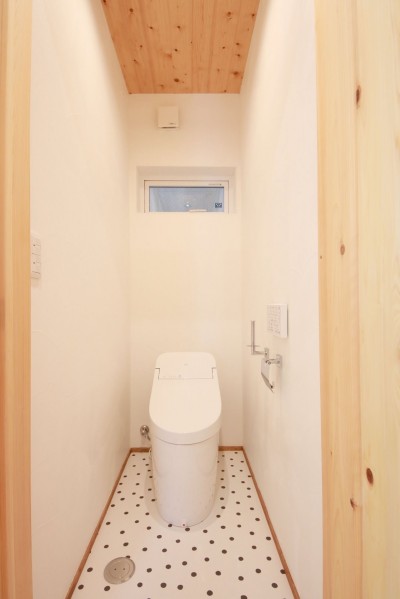 トイレ (戸建て性能向上リノベーション実証プロジェクト「for LONG名古屋の家」)