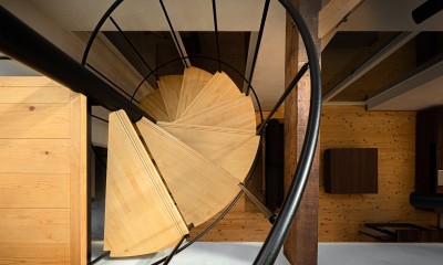 螺旋階段を上から｜戸建て性能向上リノベーション実証プロジェクト「for LONG名古屋の家」