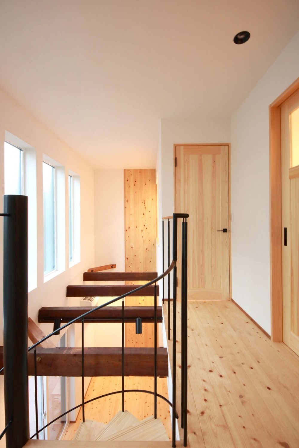 戸建て性能向上リノベーション実証プロジェクト「for LONG名古屋の家」 (2階ホール)