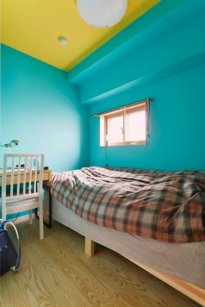 ボクの部屋 (ミニマルな家でのびのび暮らす　～多用途リビングで子供部屋の夢をかなえる～)