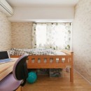 ミニマルな家でのびのび暮らす　～多用途リビングで子供部屋の夢をかなえる～の写真 ワタシの部屋