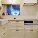 海外アパルトマンのような雰囲気と心地よさを実現した住まいの写真 キッチン