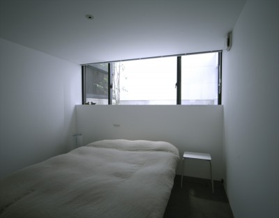 寝室 (昭和町の家)