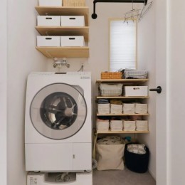 DIY好きなご夫婦が造る家 (洗面室が広くなって念願のドラム式洗濯機を設置！)