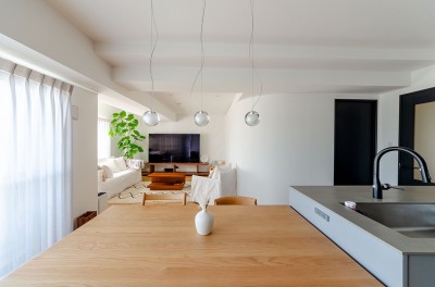 キッチン (R壁の柔らかな空間デザイン)